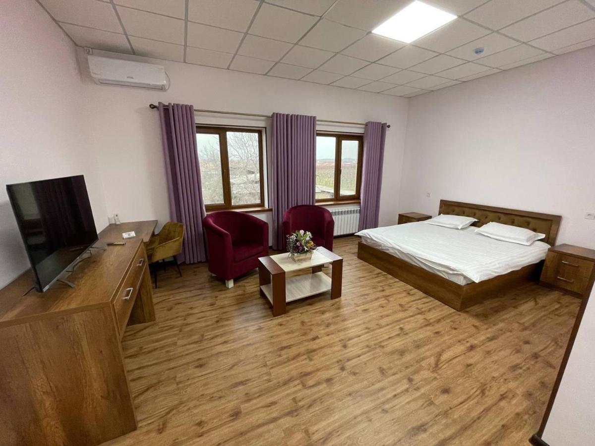 Uzumfermer Hotel & Winery Tasken Kültér fotó